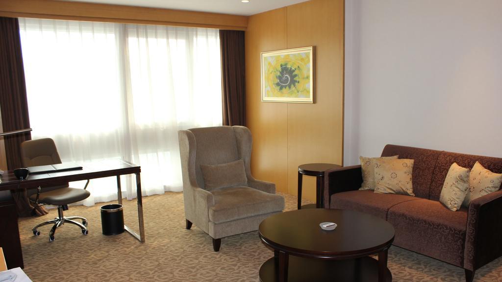 Holiday Inn Shijiazhuang Central By Ihg Exterior foto